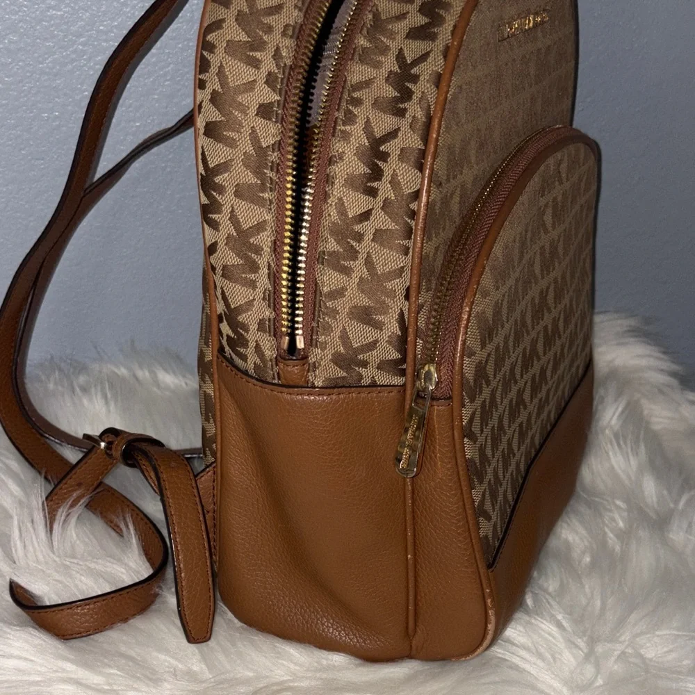 Michael Kors Monogram Brown Backpack - Picture 5 of 9